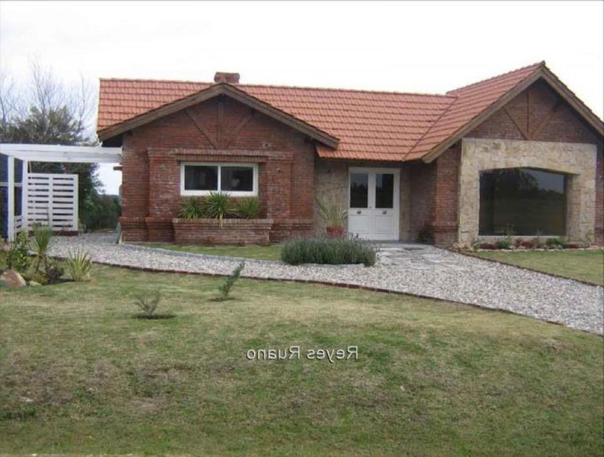 3 bedrooms House in Canelones, Uruguay No. 8223