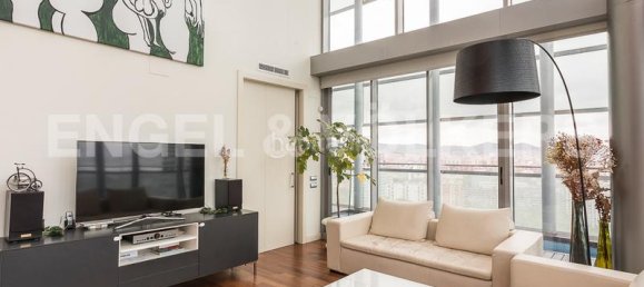 3 bedrooms Penthouse in Sant Marti, Spain No. 19252 7