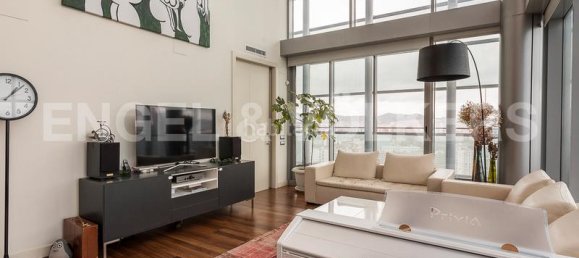 3 bedrooms Penthouse in Sant Marti, Spain No. 19252 6