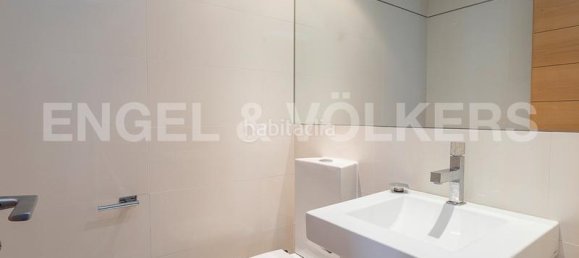 3 bedrooms Penthouse in Sant Marti, Spain No. 19252 16