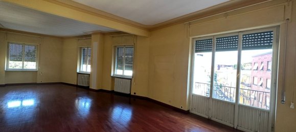 8 rooms Apartment in Novi Ligure, Italy No. 116240 3