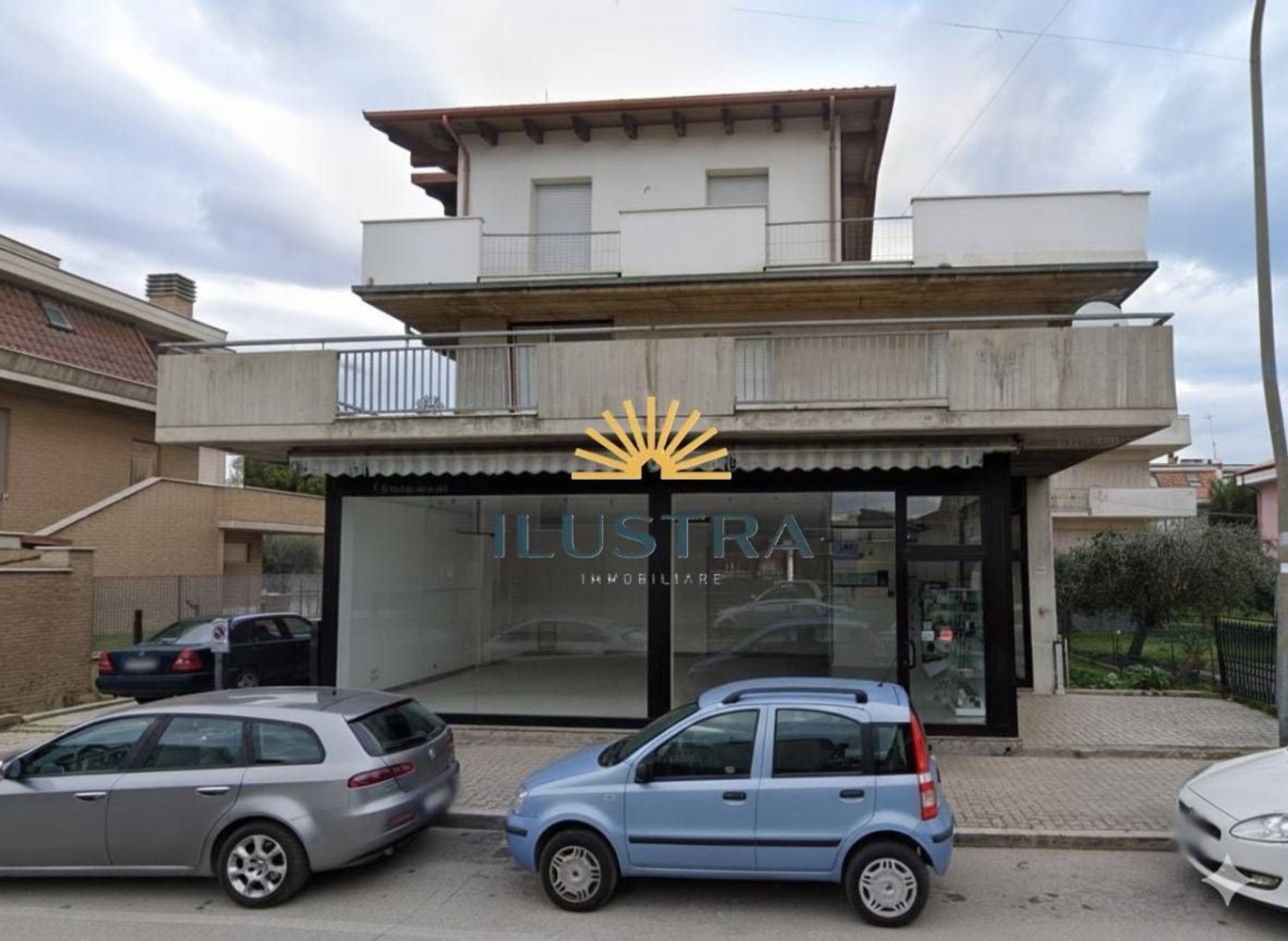 136m² Commercial property in San Benedetto del Tronto, Italy No. 355882
