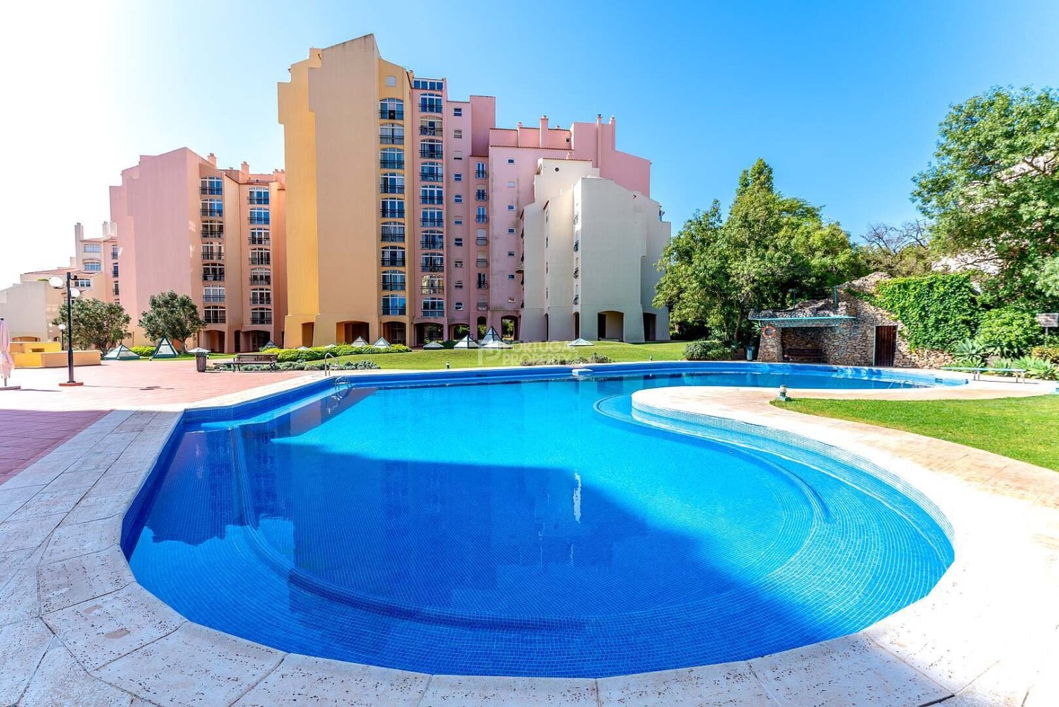 Apartamento de 3 dormitorios en Cascais, Portugal No. 273044