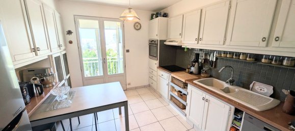 Apartamento de 3 dormitorios en Chambery, France No. 339319 3