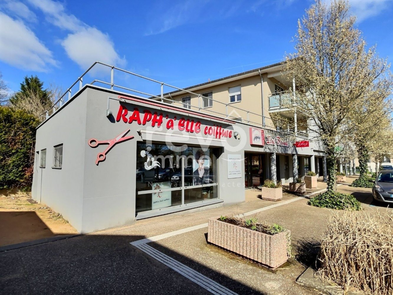 Propriété commerciale à Mionnay, France 53m² No. 194358
