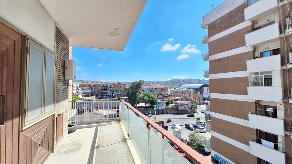 3 bedrooms Apartment in Naples, Italy No. 389952