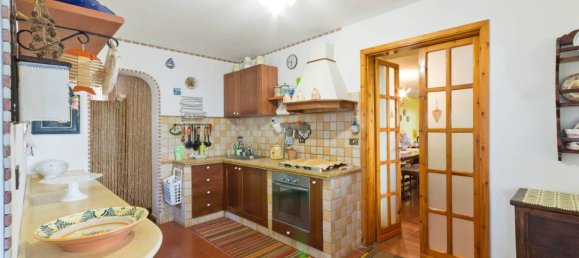 4 bedrooms Villa in Pianella, Italy No. 62194 17