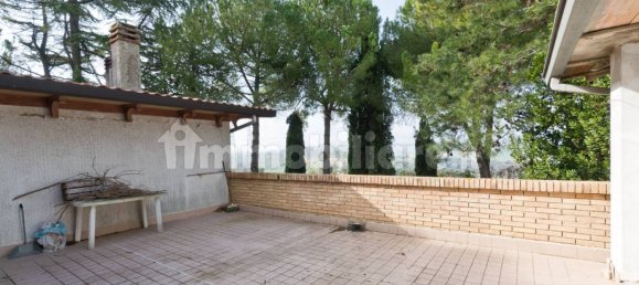 4 bedrooms Villa in Pianella, Italy No. 62194 23