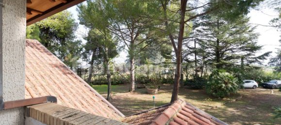 4 bedrooms Villa in Pianella, Italy No. 62194 39