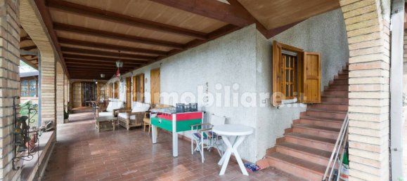 4 bedrooms Villa in Pianella, Italy No. 62194 10