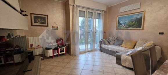 3-salle Appartement à Lonate Ceppino, Italy No. 334200 3