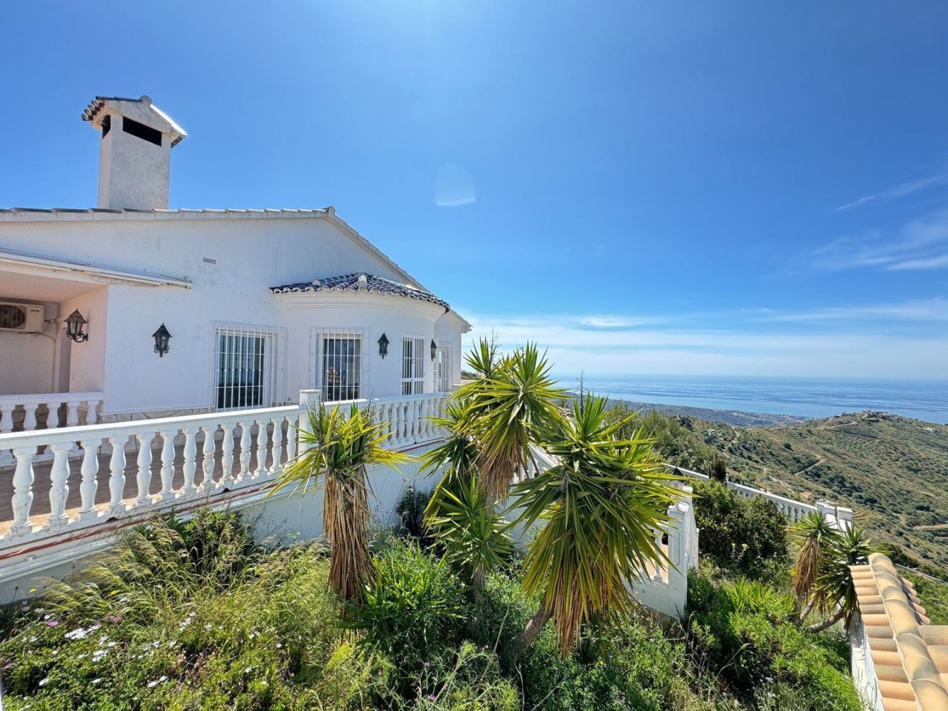 2 bedrooms House in Moclinejo, Spain No. 201985