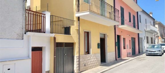 4 bedrooms Apartment in Guglionesi, Italy No. 327640 5