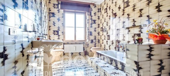 Квартира с 6 спальнями в Момо, Италия № 354446 38