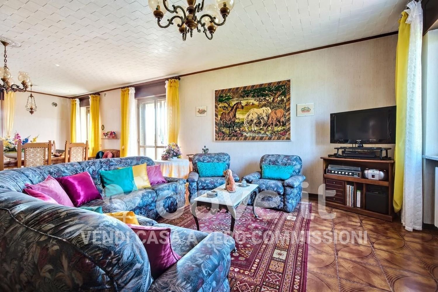 Квартира с 6 спальнями в Момо, Италия № 354446