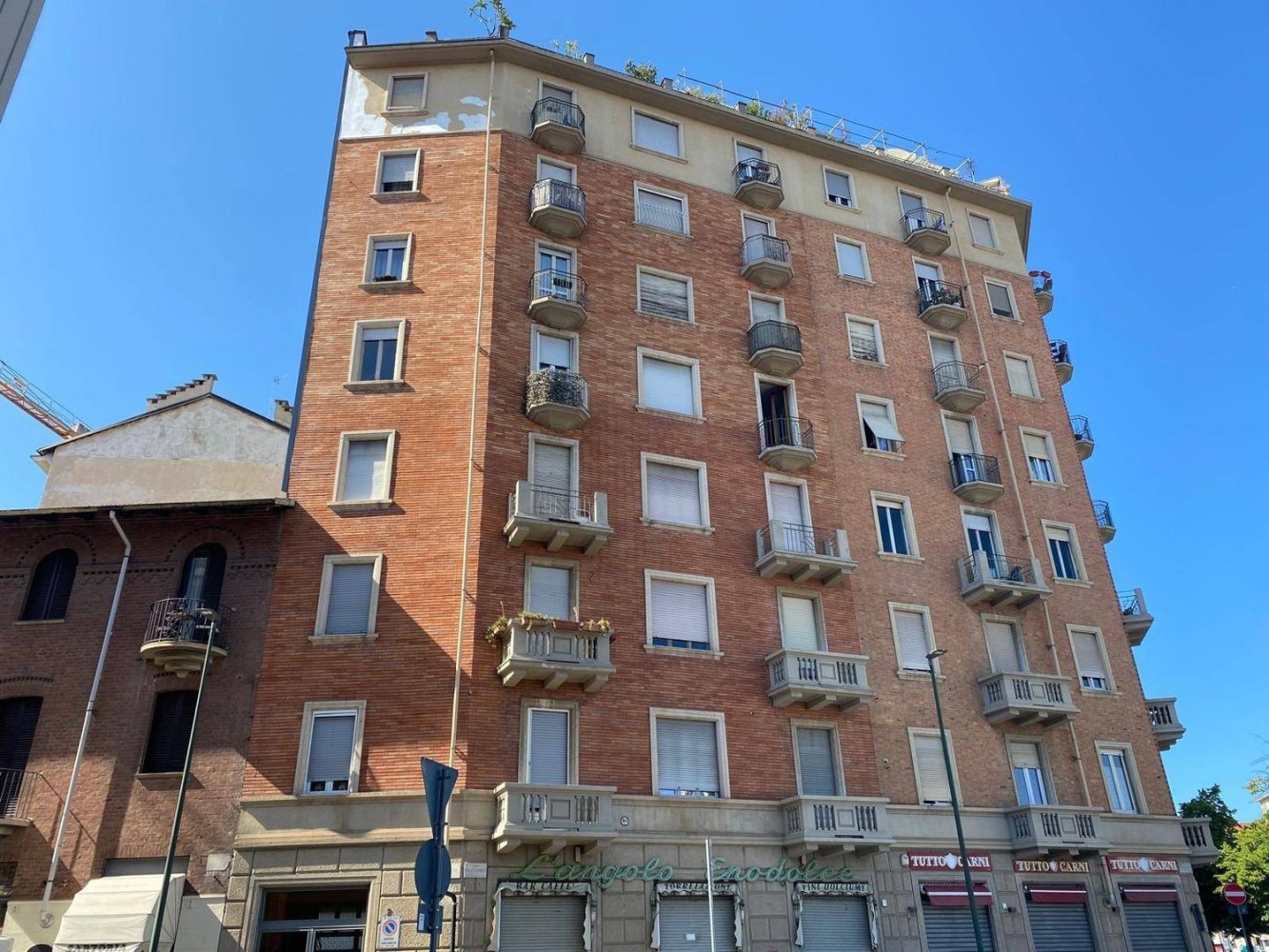 3 bedrooms Apartment in Turin, Italy No. 363168