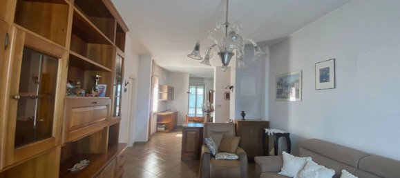 3 bedrooms Apartment in Turin, Italy No. 363168 3