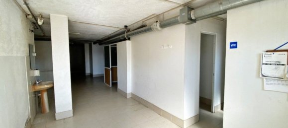Gewerbliche Immobilie in Matosinhos, Portugal 220m², Nr. 200951 9