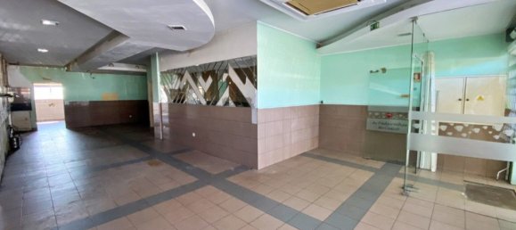 Gewerbliche Immobilie in Matosinhos, Portugal 220m², Nr. 200951 2