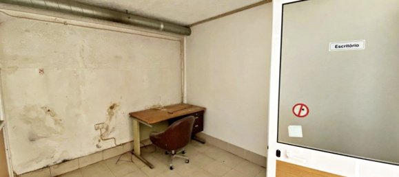 Gewerbliche Immobilie in Matosinhos, Portugal 220m², Nr. 200951 10