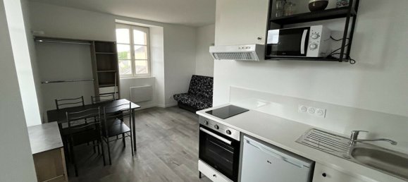 126m² Building in Mayenne, France No. 360570 3