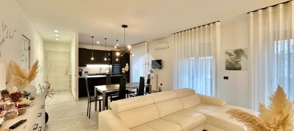 2 bedrooms Apartment in Poviglio, Italy No. 170583 2