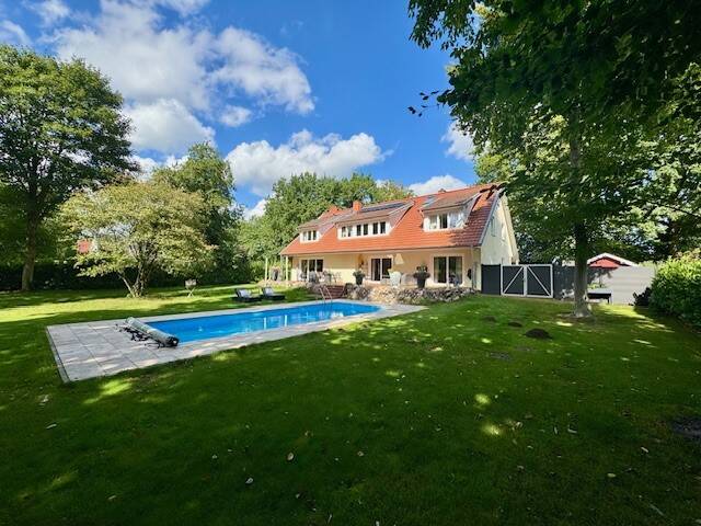 6 rooms House in Stade, Germany No. 326962