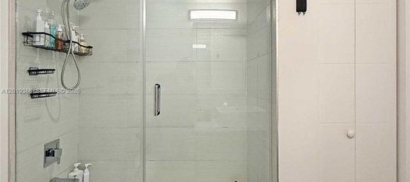 2 dormitorios propiedad comercial en venta en Miami, Miami-Dade, Florida, USA № 614932 3