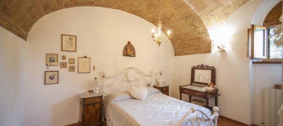 5 rooms Apartment in Siena, Italy No. 83526 12