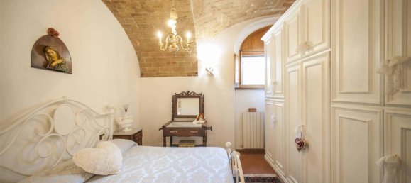 5 rooms Apartment in Siena, Italy No. 83526 13