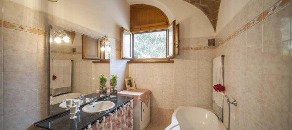 5 rooms Apartment in Siena, Italy No. 83526 14