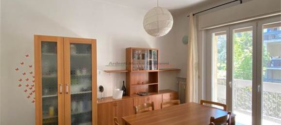 7 rooms Apartment in Parma, Italy No. 297154 3