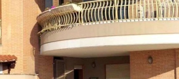 4 bedrooms Apartment in Rome, Italy No. 373853 19