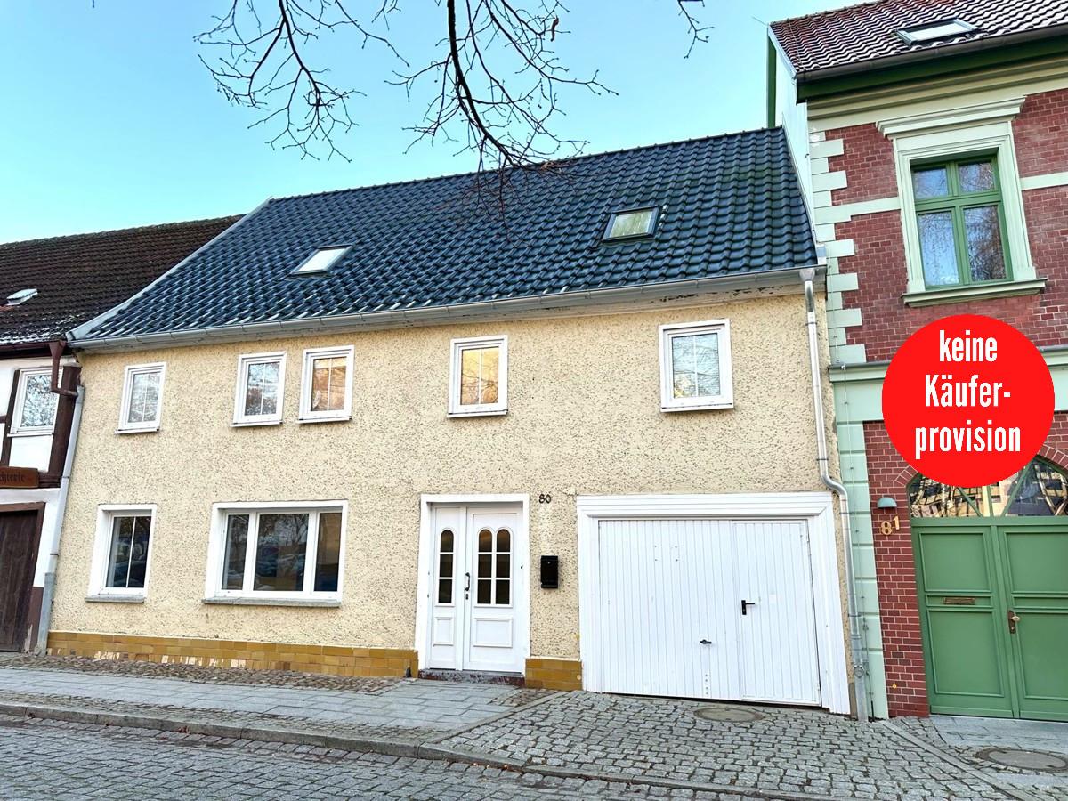 9 rooms Townhouse in Mecklenburgische Seenplatte, Germany No. 212812