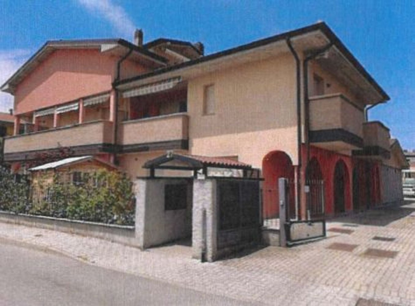3 rooms Apartment in Casaletto Lodigiano, Italy No. 257824