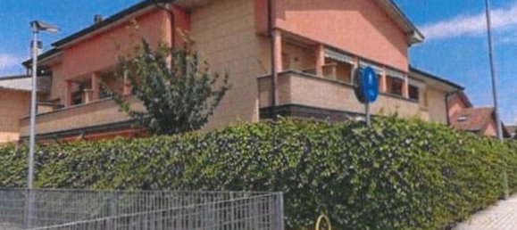 3 rooms Apartment in Casaletto Lodigiano, Italy No. 257824 2