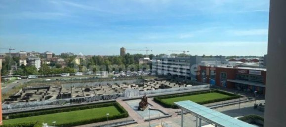 3 bedrooms Apartment in Modena, Italy No. 348649 5