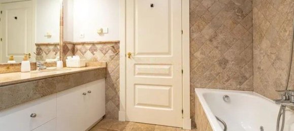 3 bedrooms Apartment in Marbella, Spain No. 237217 9