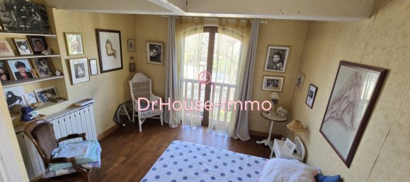 4 bedrooms Villa in Saint-Maur-des-Fosses, France No. 121349 11