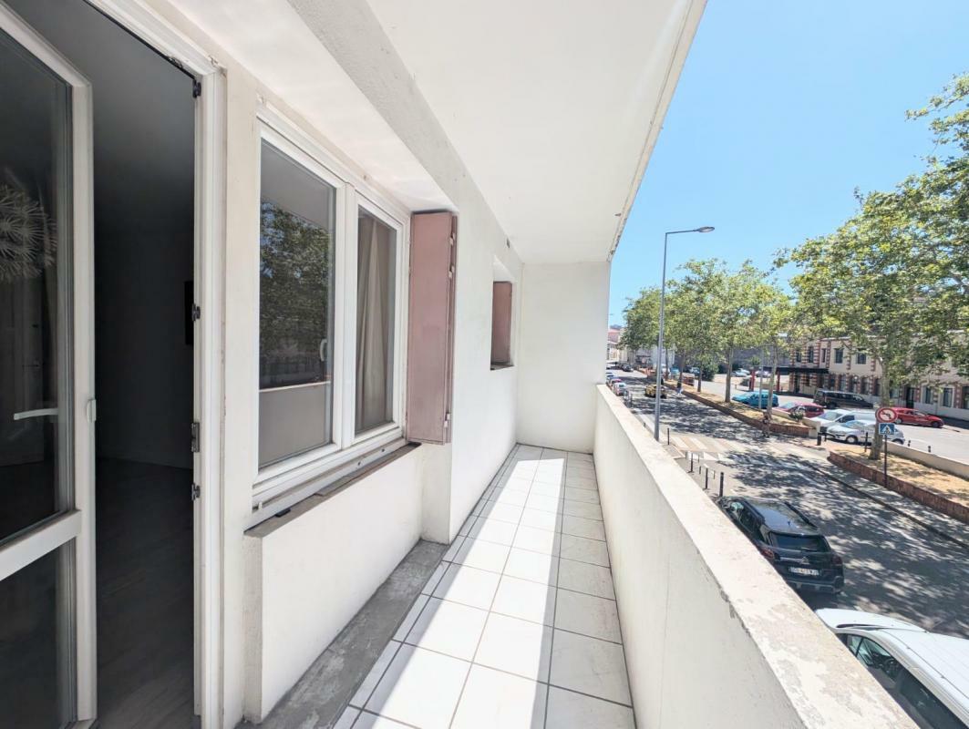 Apartamento de 2 dormitorios en Saint-Etienne, France No. 355490