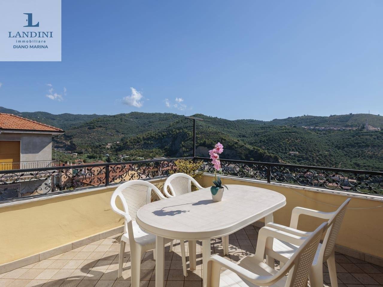 3 bedrooms Apartment in Imperia, Italy No. 270180