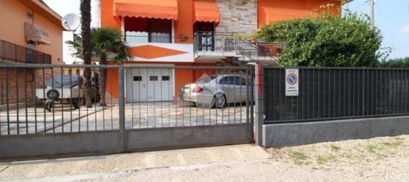 7 bedrooms Villa in Roverbella, Italy No. 61618 22