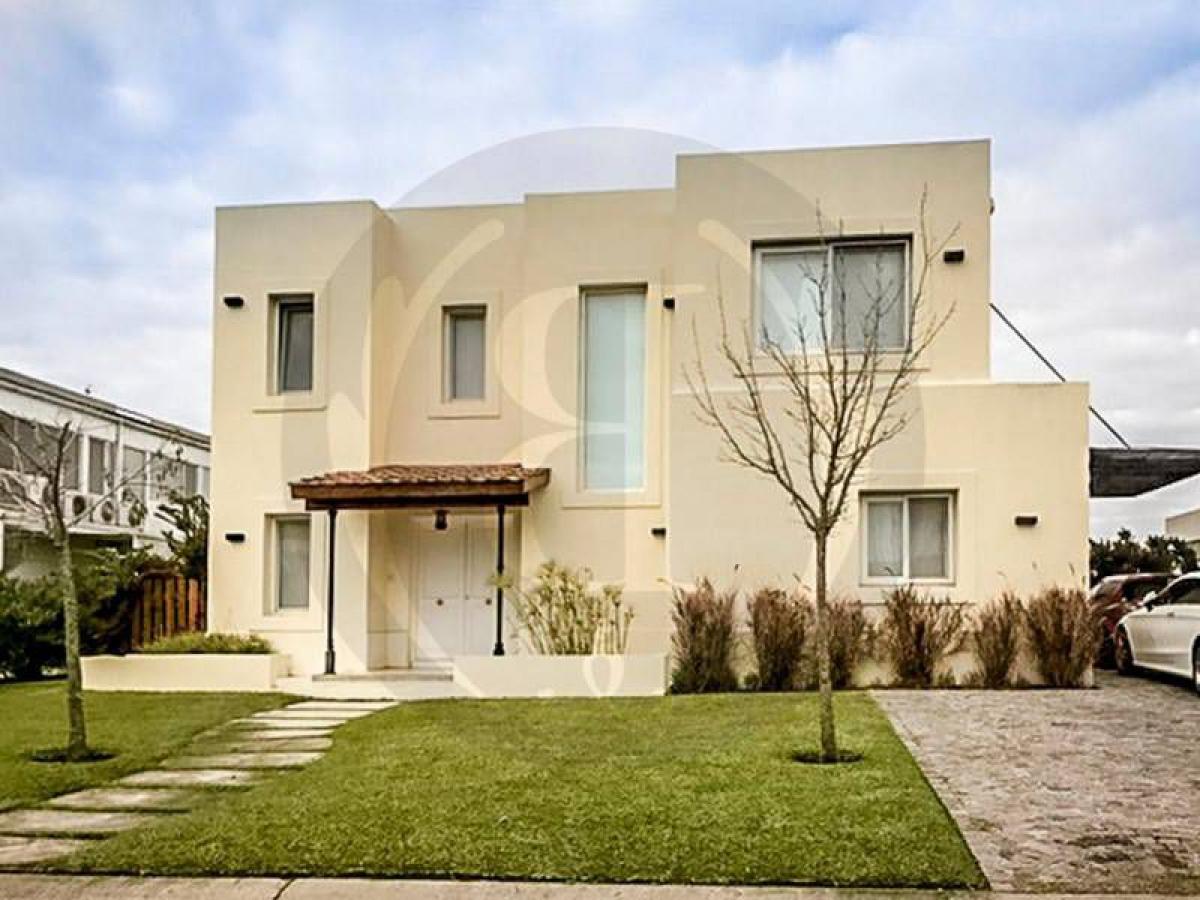 Дом с 3 спальнями в Тигре, Аргентина № 18894