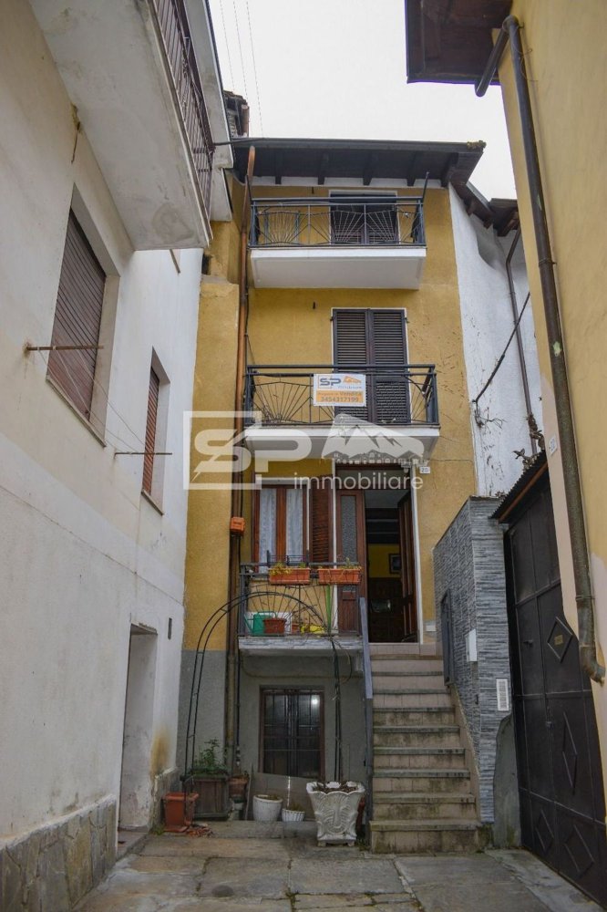 Casa de 5 dormitorios en Exilles, Italy No. 364040