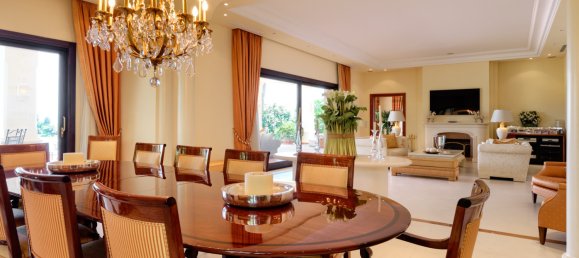 5 bedrooms Villa in Benahavis, Spain No. 818 23