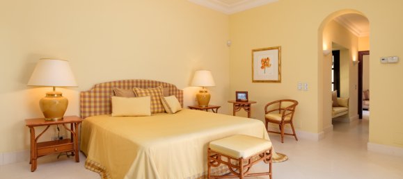 5 bedrooms Villa in Benahavis, Spain No. 818 27