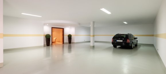 5 bedrooms Villa in Benahavis, Spain No. 818 30