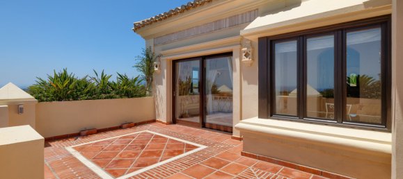 5 bedrooms Villa in Benahavis, Spain No. 818 16
