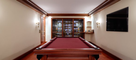 5 bedrooms Villa in Benahavis, Spain No. 818 28