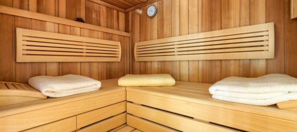 5 bedrooms Villa in Benahavis, Spain No. 818 17